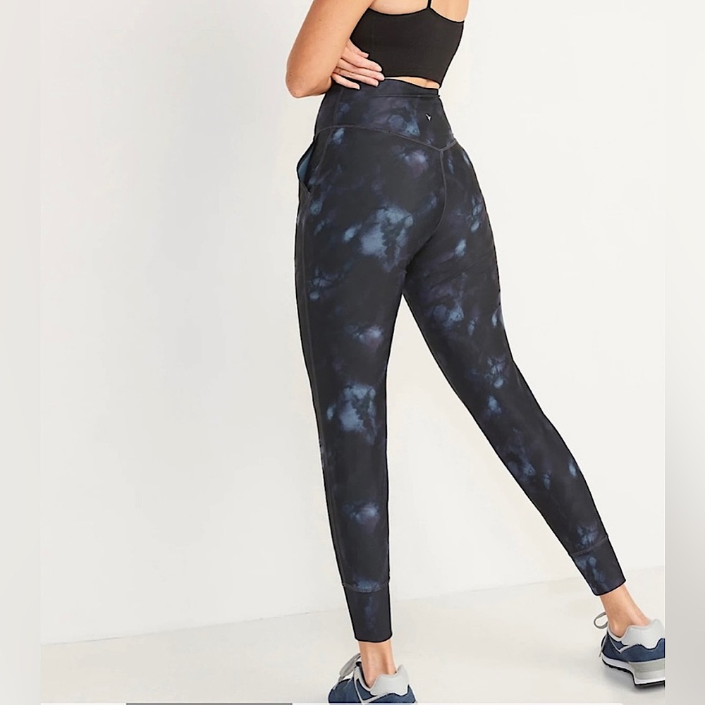 Old Navy - High-Waisted PowerSoft 7/8-Length Joggers, Size Large, Black Tie-Dye